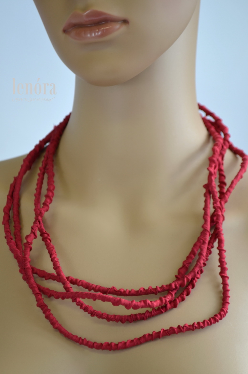 HEDVÁBNÝ SET: ČERVENÁ - VÍNOVÁ, šáteček, šňůrový náhrdelník, kytička
