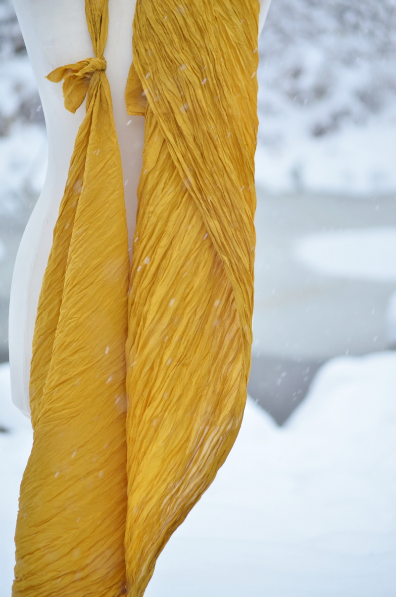hedvábný šál habotai 200*90 cm, HOŘČICOVÁ
