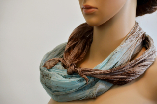 šátek hedvábný, ZEM A ZIMNÍ NEBE